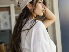 Lively Luminous Cap